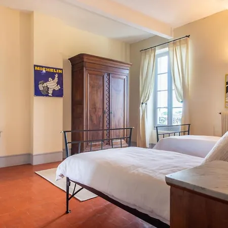 Villa Sleeps 12 With Pool And Wifi *