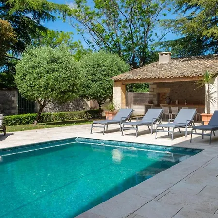 Villa Sleeps 12 With Pool And Wifi *